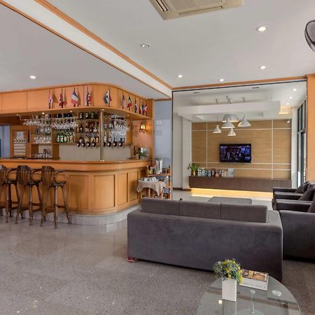 Seven Oaks Inn Jomtien Beach Esterno foto