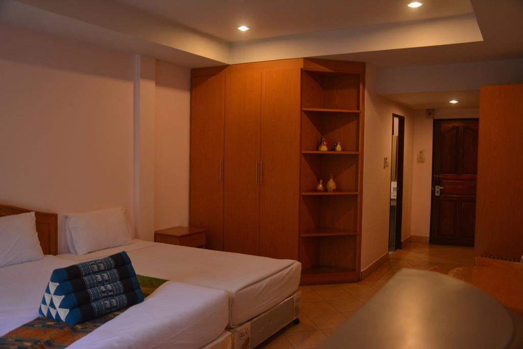 Seven Oaks Inn Jomtien Beach Camera foto