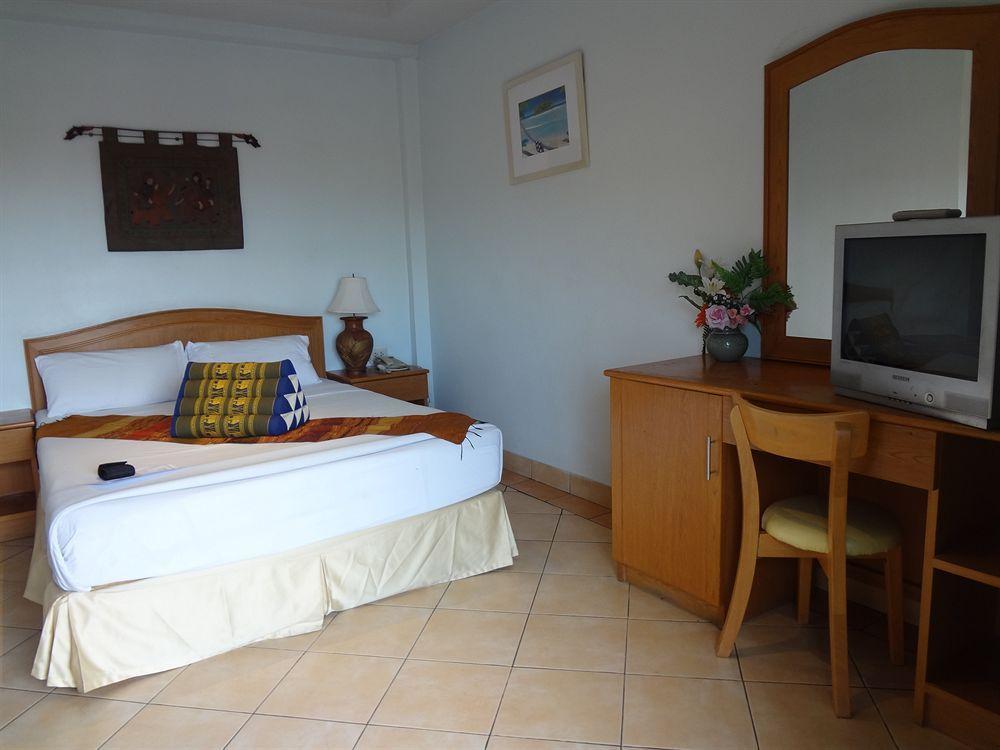 Seven Oaks Inn Jomtien Beach Esterno foto