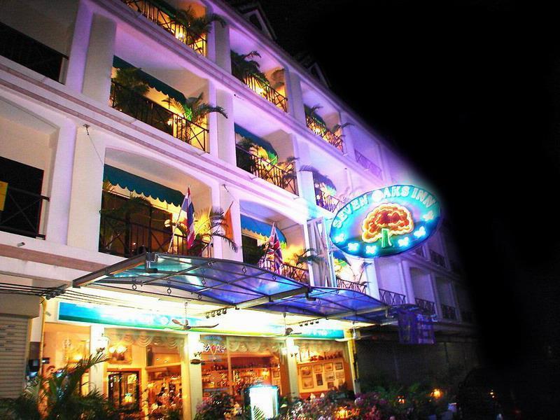 Seven Oaks Inn Jomtien Beach Esterno foto
