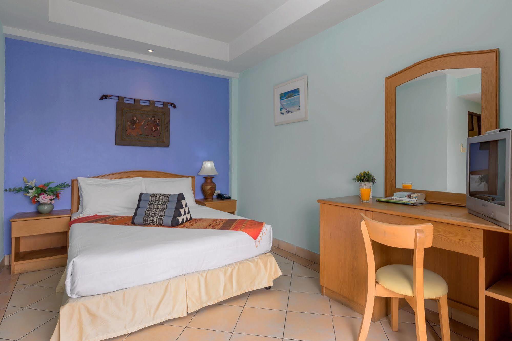 Seven Oaks Inn Jomtien Beach Esterno foto