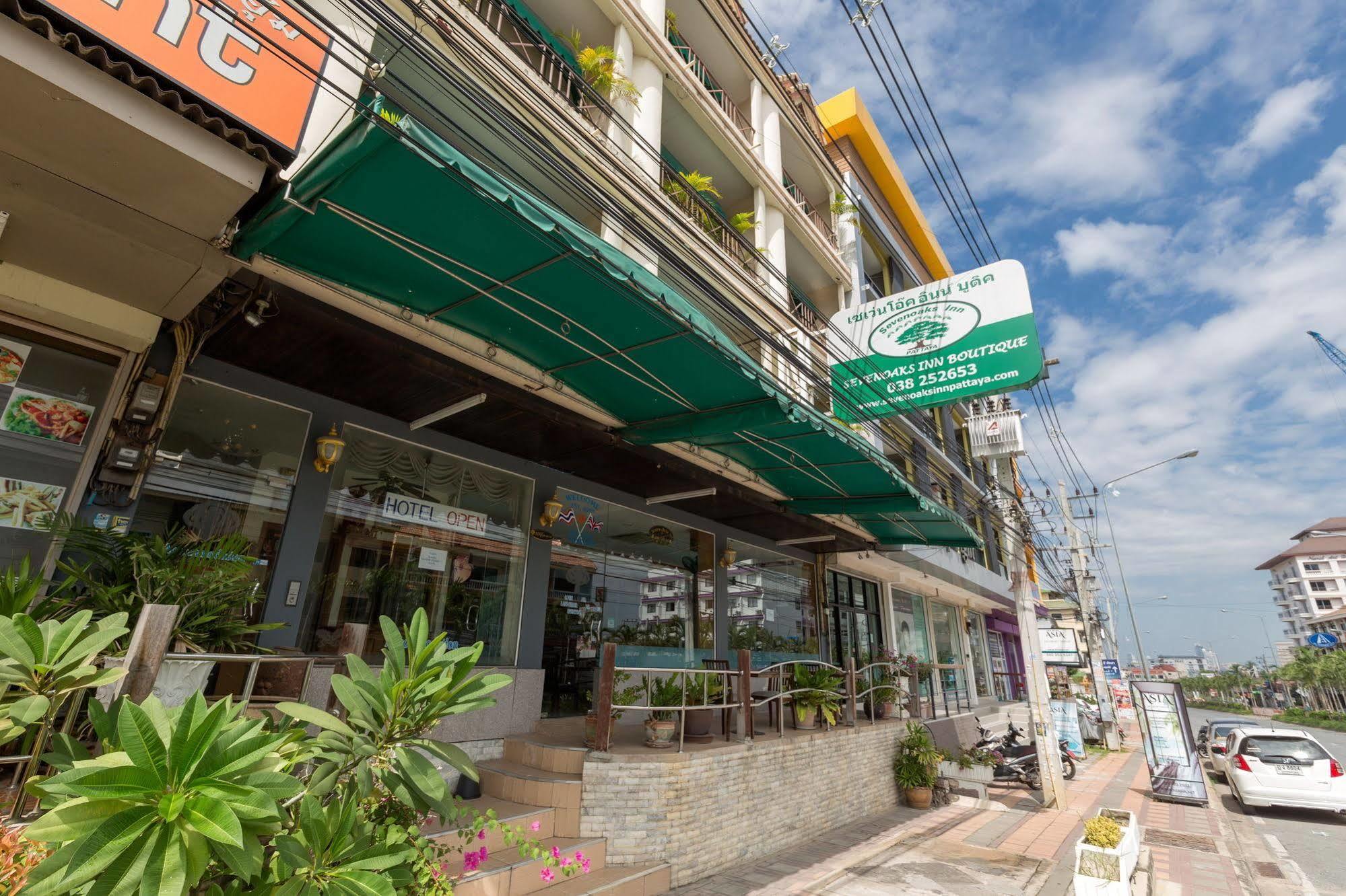 Seven Oaks Inn Jomtien Beach Esterno foto