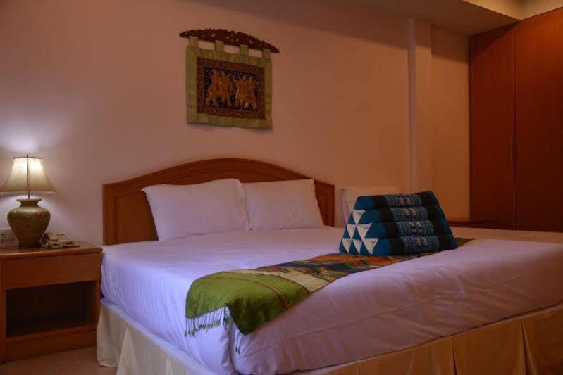 Seven Oaks Inn Jomtien Beach Esterno foto